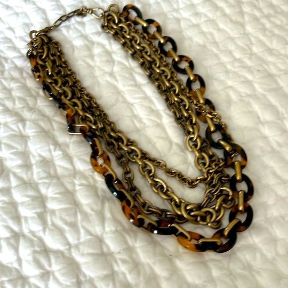 Versatile tortoise shell brushed gold link necklace. - Picture 1 of 6